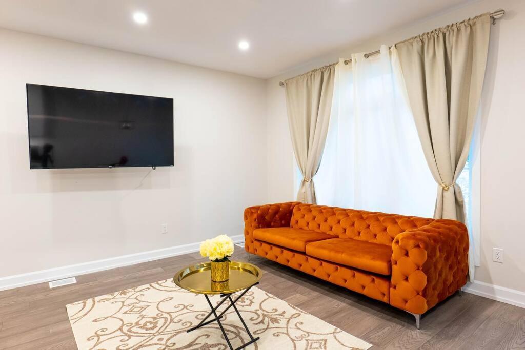 شقة Luxury Niagara 3 Bdr Townhouse /Garage المظهر الخارجي الصورة