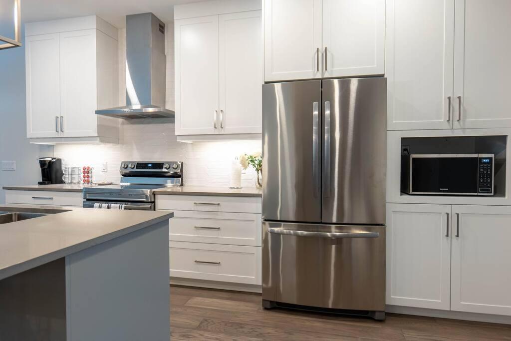 شقة Luxury Niagara 3 Bdr Townhouse /Garage المظهر الخارجي الصورة