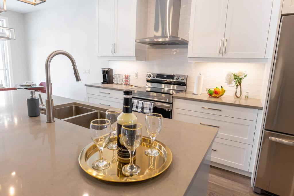 شقة Luxury Niagara 3 Bdr Townhouse /Garage المظهر الخارجي الصورة
